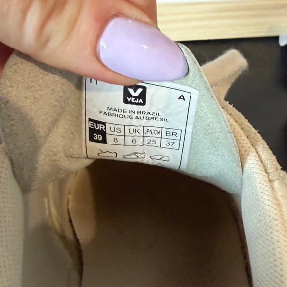 Veja V-10 Leather Sneakers - Picture 5 of 6